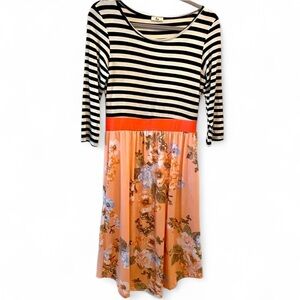 EGS 3/4 SLEEVE BLACK WHITE STRIPED FLORAL DRESS SIZE MEDIUM STRETCH FLOWY